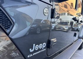 Джип Gladiator 2021 в Европе на Automoto.ua Серый Джип Gladiator, объемом двигателя 2.99 л и пробегом 82 тыс. км за 50223 $, фото 6 на Automoto.ua