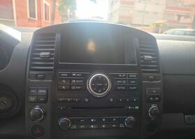 Ниссан Навара 2012 в Европе на Automoto.ua Черный Ниссан Навара, объемом двигателя 2.99 л и пробегом 220 тыс. км за 17500 $, фото 5 на Automoto.ua