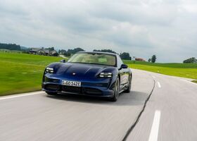 Купить новую машину Porsche Taycan 2021