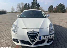 Альфа Ромео Giulietta, об'ємом двигуна 1.37 л та пробігом 83 тис. км за 7041 $, фото 5 на Automoto.ua