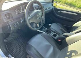 Мерседес Б-клас 2011 у Європі на Automoto.ua Сірий Мерседес Б-клас, об'ємом двигуна 1 л та пробігом 367 тис. км за 4819 $, фото 10 на Automoto.ua