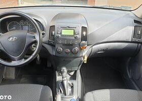 Хендай i30, объемом двигателя 1.58 л и пробегом 194 тыс. км за 4212 $, фото 9 на Automoto.ua