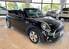 Черный Мини One Cabrio, объемом двигателя 1.5 л и пробегом 37 тыс. км за 24194 $, фото 2 на Automoto.ua