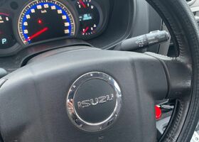 Ісузу D-Max, об'ємом двигуна 3 л та пробігом 223 тис. км за 7516 $, фото 4 на Automoto.ua