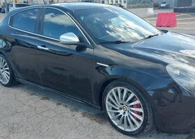 Чорний Альфа Ромео Giulietta, об'ємом двигуна 1.96 л та пробігом 202 тис. км за 8696 $, фото 5 на Automoto.ua