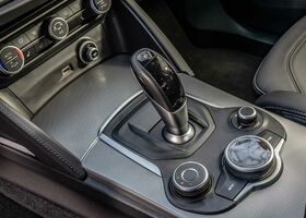 Alfa Romeo Stelvio 2019 изображение 8 Alfa Romeo Stelvio 2019 на тест-драйве, фото 8