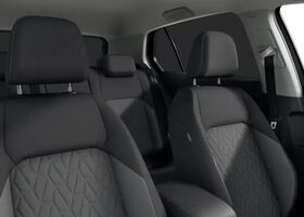 Фольксваген Гольф 2025 у Європі на Automoto.ua Чорний Фольксваген Гольф, об'ємом двигуна 1.5 л та пробігом 50 тис. км за 49843 $, фото 4 на Automoto.ua