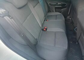 Альфа Ромео Джульетта 2010 в Европе на Automoto.ua Белый Альфа Ромео Джульетта, объемом двигателя 1 л и пробегом 176 тыс. км за 6901 $, фото 10 на Automoto.ua