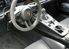 Сірий Порше 992, об'ємом двигуна 4 л та пробігом 4 тис. км за 376598 $, фото 8 на Automoto.ua