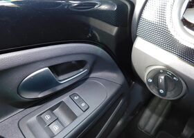 Фольксваген Ап 2023 в Европе на Automoto.ua Черный Фольксваген Ап, объемом двигателя 1 л и пробегом 47 тыс. км за 16300 $, фото 11 на Automoto.ua