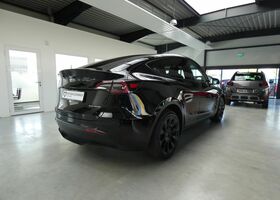 Черный Тесла Model Y, объемом двигателя 0 л и пробегом 26 тыс. км за 50813 $, фото 7 на Automoto.ua