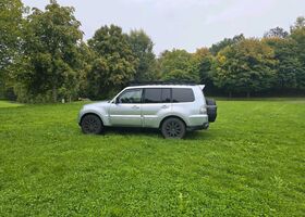 Мицубиси Паджеро 2007 в Европе на Automoto.ua Серый Мицубиси Паджеро, объемом двигателя 0 л и пробегом 279 тыс. км за 13900 $, фото 4 на Automoto.ua
