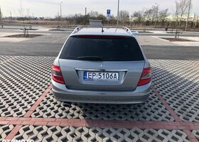 Мерседес Ц-Класс 2009 в Европе на Automoto.ua Серый Мерседес Ц-Класс, объемом двигателя 2.14 л и пробегом 280 тыс. км за 6901 $, фото 6 на Automoto.ua