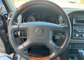 Міцубісі Паджеро 2002 у Європі на Automoto.ua Синій Міцубісі Паджеро, об'ємом двигуна 3.2 л та пробігом 207 тис. км за 5726 $, фото 9 на Automoto.ua