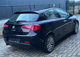 Чорний Альфа Ромео Giulietta, об'ємом двигуна 1.6 л та пробігом 200 тис. км за 4158 $, фото 3 на Automoto.ua