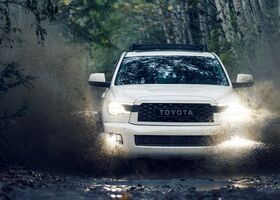 Нові комплектації позашляховика Toyota Sequoia 2021