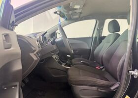 Шевроле Авео 2013 в Европе на Automoto.ua Черный Шевроле Авео, объемом двигателя 1.23 л и пробегом 129 тыс. км за 5587 $, фото 12 на Automoto.ua