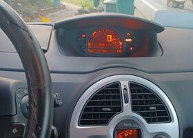 Рено Модус 2008 в Европе на Automoto.ua Рено Модус, объемом двигателя 0 л и пробегом 200 тыс. км за 1500 $, фото 3 на Automoto.ua