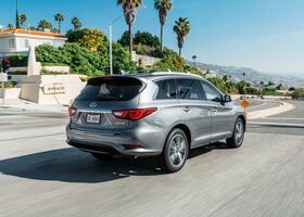 Infiniti QX60 2018 на тест-драйве, фото 3