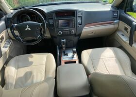 Мицубиси Паджеро 2009 в Европе на Automoto.ua Черный Мицубиси Паджеро, объемом двигателя 3.2 л и пробегом 85 тыс. км за 26803 $, фото 5 на Automoto.ua