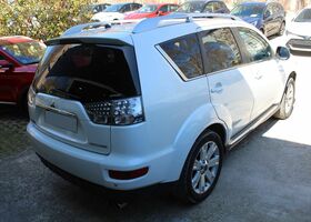 Мицубиси Аутлендер 2010 в Европе на Automoto.ua Белый Мицубиси Аутлендер, объемом двигателя 2.18 л и пробегом 273 тыс. км за 8159 $, фото 6 на Automoto.ua