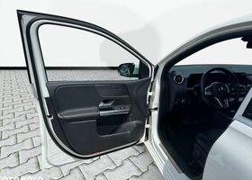 Мерседес Б-класс 2019 в Европе на Automoto.ua Белый Мерседес Б-класс, объемом двигателя 1 л и пробегом 72 тыс. км за 24189 $, фото 9 на Automoto.ua