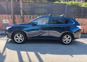 Мицубиси Аутлендер 2013 в Европе на Automoto.ua Мицубиси Аутлендер, объемом двигателя 2.18 л и пробегом 180 тыс. км за 14251 $, фото 2 на Automoto.ua