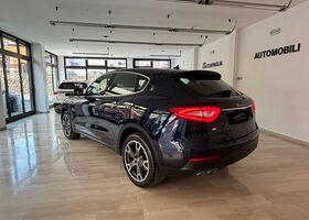 Мазераті Леванте 2018 у Європі на Automoto.ua Синій Мазераті Леванте, об'ємом двигуна 2.99 л та пробігом 145 тис. км за 30999 $, фото 7 на Automoto.ua