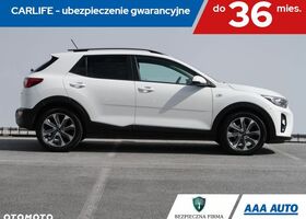 Кіа Stonic, об'ємом двигуна 1.58 л та пробігом 166 тис. км за 10799 $, фото 6 на Automoto.ua