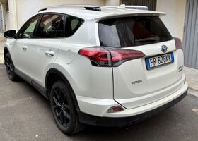 Тойота РАВ 4 2018 у Європі на Automoto.ua Тойота РАВ 4, об'ємом двигуна 2.49 л та пробігом 178 тис. км за 19244 $, фото 2 на Automoto.ua