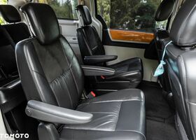 Крайслер Grand Voyager, об'ємом двигуна 2.77 л та пробігом 258 тис. км за 7538 $, фото 30 на Automoto.ua