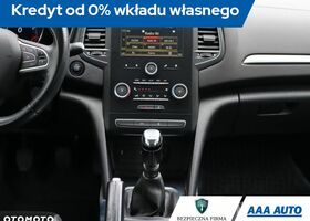 Рено Меган 2017 у Європі на Automoto.ua Червоний Рено Меган, об'ємом двигуна 1 л та пробігом 79 тис. км за 11381 $, фото 12 на Automoto.ua