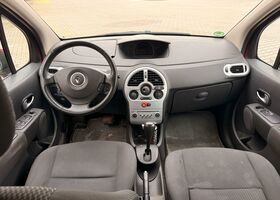 Рено Grand Modus 2011 в Европе на Automoto.ua Красный Рено Grand Modus, объемом двигателя 0 л и пробегом 174 тыс. км за 3850 $, фото 6 на Automoto.ua