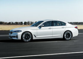 Швидкість нового BMW 5-Series 2021