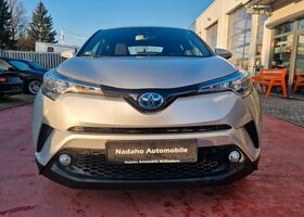 Серый Тойота C-HR, объемом двигателя 1.8 л и пробегом 62 тыс. км за 20989 $, фото 1 на Automoto.ua