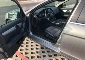Мерседес Ц-Класс 2009 в Европе на Automoto.ua Серый Мерседес Ц-Класс, объемом двигателя 2.14 л и пробегом 280 тыс. км за 6901 $, фото 9 на Automoto.ua