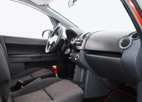 Мицубиси Кольт 2010 в Европе на Automoto.ua Красный Мицубиси Кольт, объемом двигателя 1.12 л и пробегом 66 тыс. км за 6982 $, фото 16 на Automoto.ua