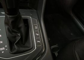 Фольксваген Тигуан 2020 в Европе на Automoto.ua Черный Фольксваген Тигуан, объемом двигателя 1.5 л и пробегом 157 тыс. км за 26151 $, фото 23 на Automoto.ua