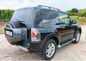 Міцубісі Паджеро 2016 у Європі на Automoto.ua Чорний Міцубісі Паджеро, об'ємом двигуна 3.2 л та пробігом 107 тис. км за 36935 $, фото 3 на Automoto.ua