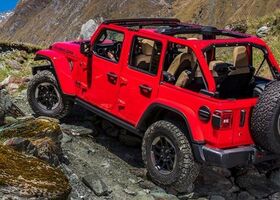 Jeep Wrangler 2020 года четырехдверный