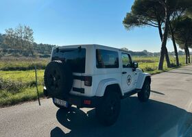 Джип Вранглер 2017 в Европе на Automoto.ua Белый Джип Вранглер, объемом двигателя 2.78 л и пробегом 111 тыс. км за 32200 $, фото 3 на Automoto.ua