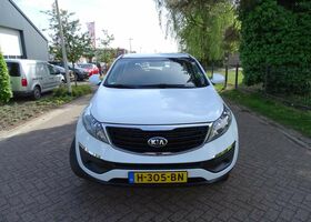 Білий Кіа Sportage, об'ємом двигуна 1.59 л та пробігом 61 тис. км за 15625 $, фото 8 на Automoto.ua