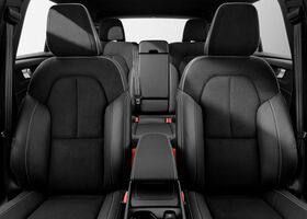 Интерьер салона нового Volvo XC40 2021