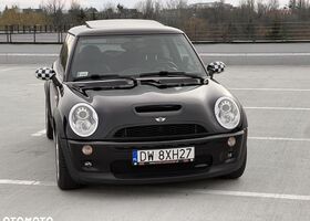 Мини John Cooper Works, объемом двигателя 1.6 л и пробегом 165 тыс. км за 6156 $, фото 6 на Automoto.ua