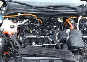Чорний Форд Куга, об'ємом двигуна 2.49 л та пробігом 25 тис. км за 11918 $, фото 17 на Automoto.ua