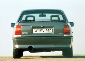 Опель Омега, Седан 1986 - 1994 A 3.0 (3000)