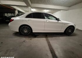 Мерседес Ц-Класс 2015 в Европе на Automoto.ua Белый Мерседес Ц-Класс, объемом двигателя 3 л и пробегом 191 тыс. км за 88900 $, фото 8 на Automoto.ua