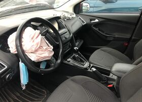 Форд Фокус 2016 в Европе на Automoto.ua Красный Форд Фокус, объемом двигателя 1.5 л и пробегом 132 тыс. км за 3042 $, фото 5 на Automoto.ua