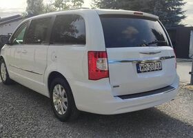 Крайслер Town & Country, об'ємом двигуна 3.61 л та пробігом 265 тис. км за 13283 $, фото 10 на Automoto.ua