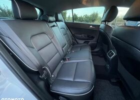 Кіа Sportage, об'ємом двигуна 1.69 л та пробігом 125 тис. км за 16306 $, фото 31 на Automoto.ua